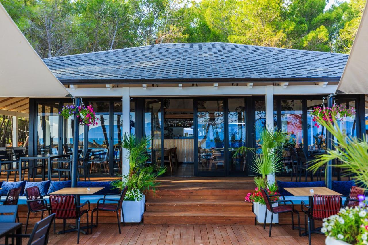 Ecuador Resort *